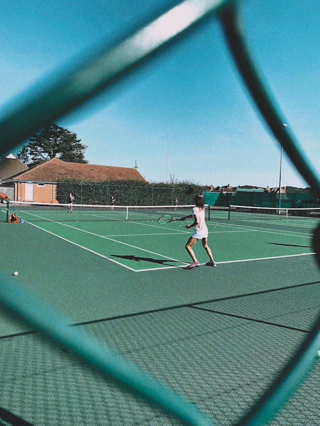 Tennis community atmosphere