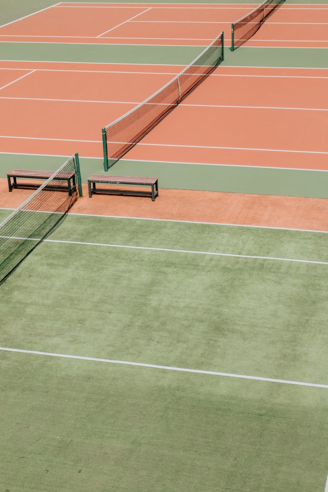 Tennis community atmosphere