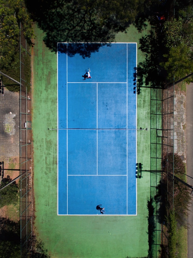 Tennis community atmosphere
